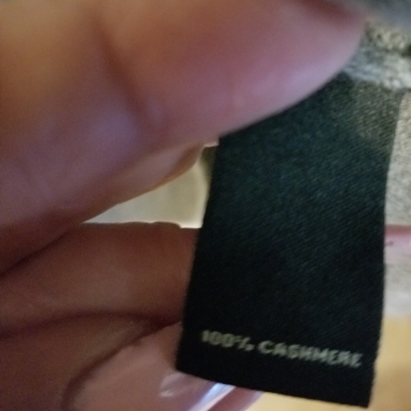 Men's Neiman Marcus 100% Cashmere Crew Neck Sweater - Picture 3 of 5